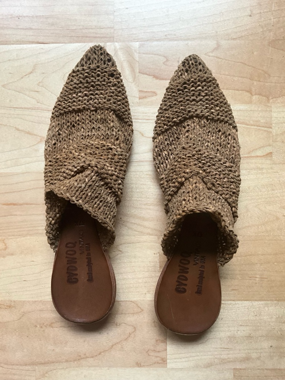 CYDWO	Q Hand made leather mule